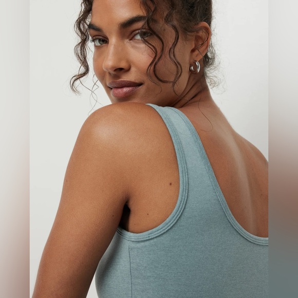 Vuori DreamKnit Boyfriend Sweatpant & Halo Essential Tank Set Pistachio Small - Picture 5 of 10